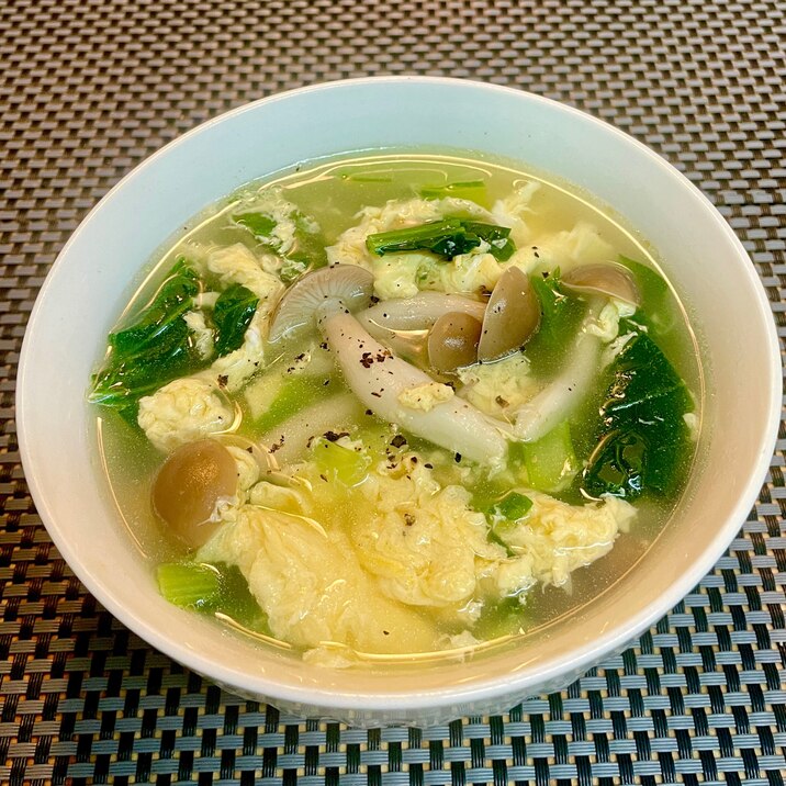フワッと優しいお味♡小松菜としめじのたまごスープ